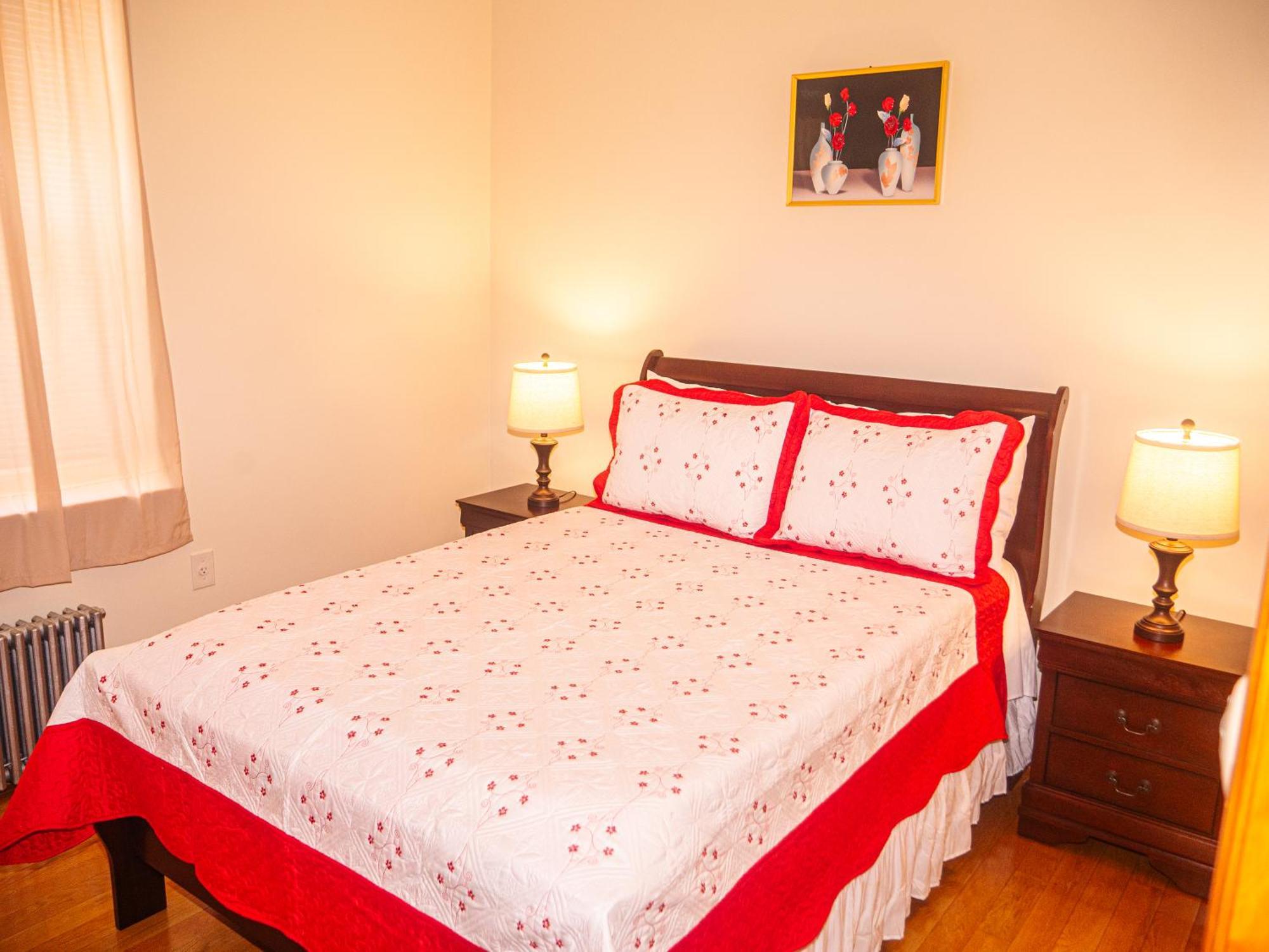 Apartment Immaculate Furnished 1-bedroom
