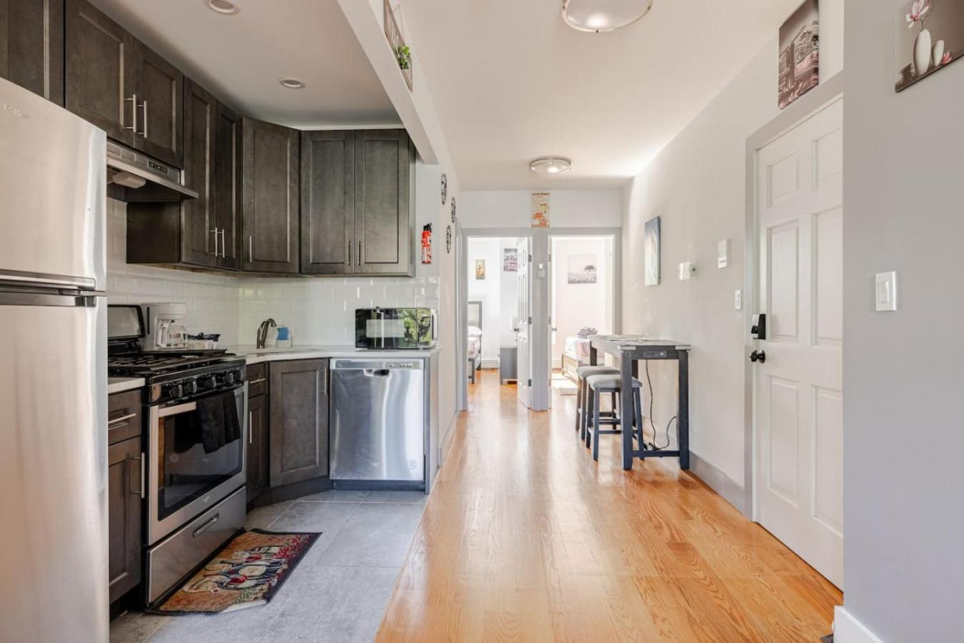 Sleek And New 3br Brooklyn Only 10 Min To Manhattan New York