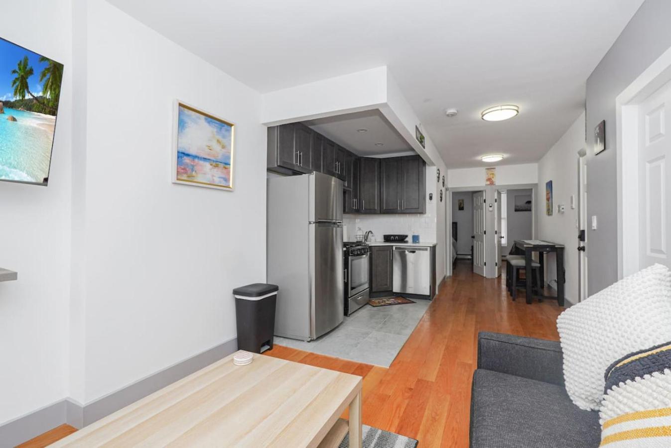 Sleek And New 3br Brooklyn Only 10 Min To Manhattan * New York