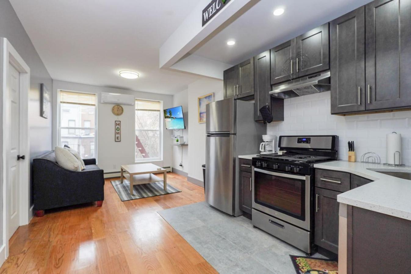 Sleek And New 3br Brooklyn Only 10 Min To Manhattan *