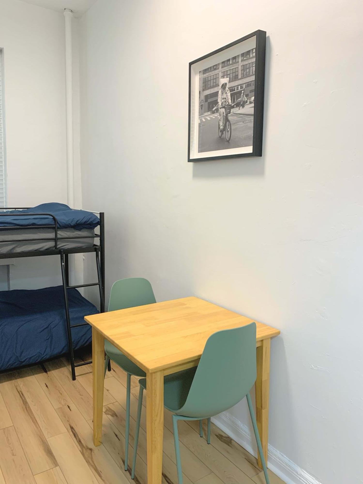 Apartment Chelsea Studio-shared Bathroom With Kitchen Twin Bunk Bed *