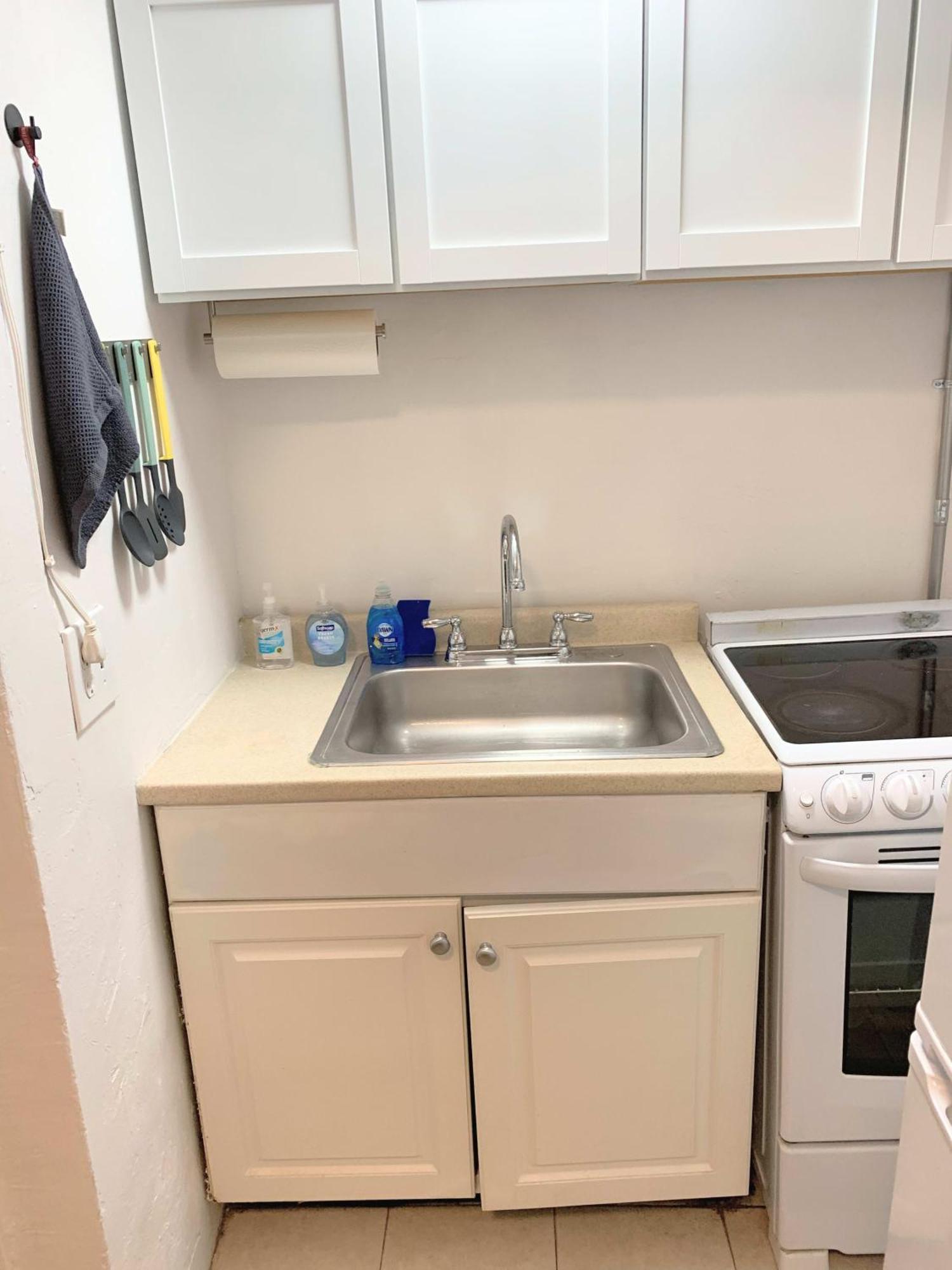 Chelsea Studio-shared Bathroom With Kitchen Twin Bunk Bed Apartment New York