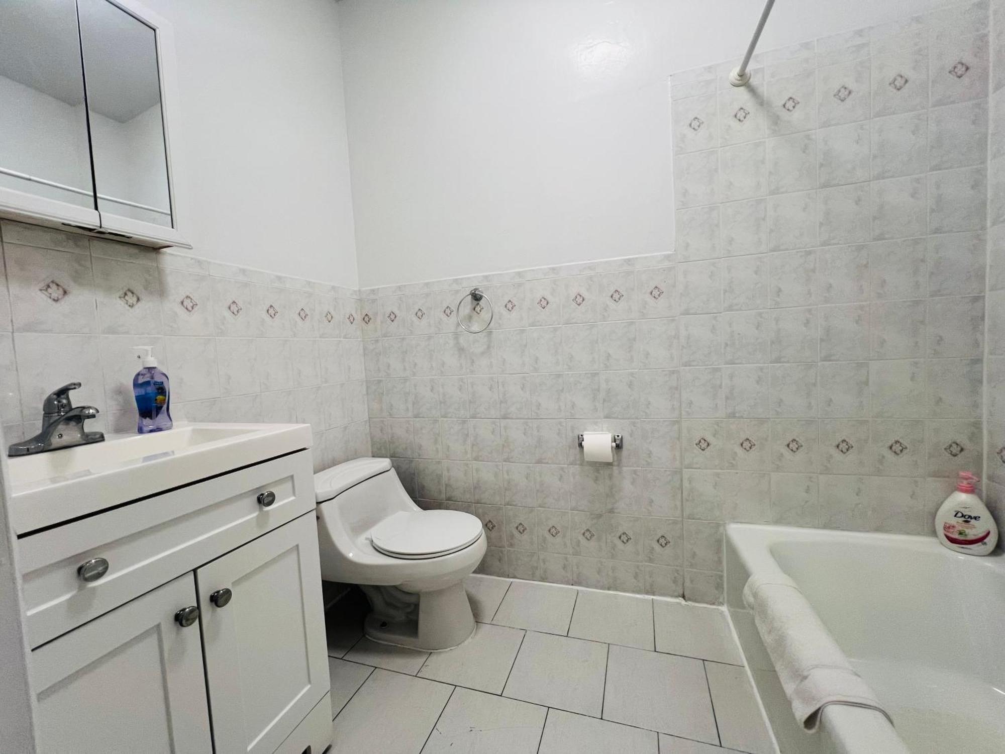 2bd-2ba Theater District Apartment *