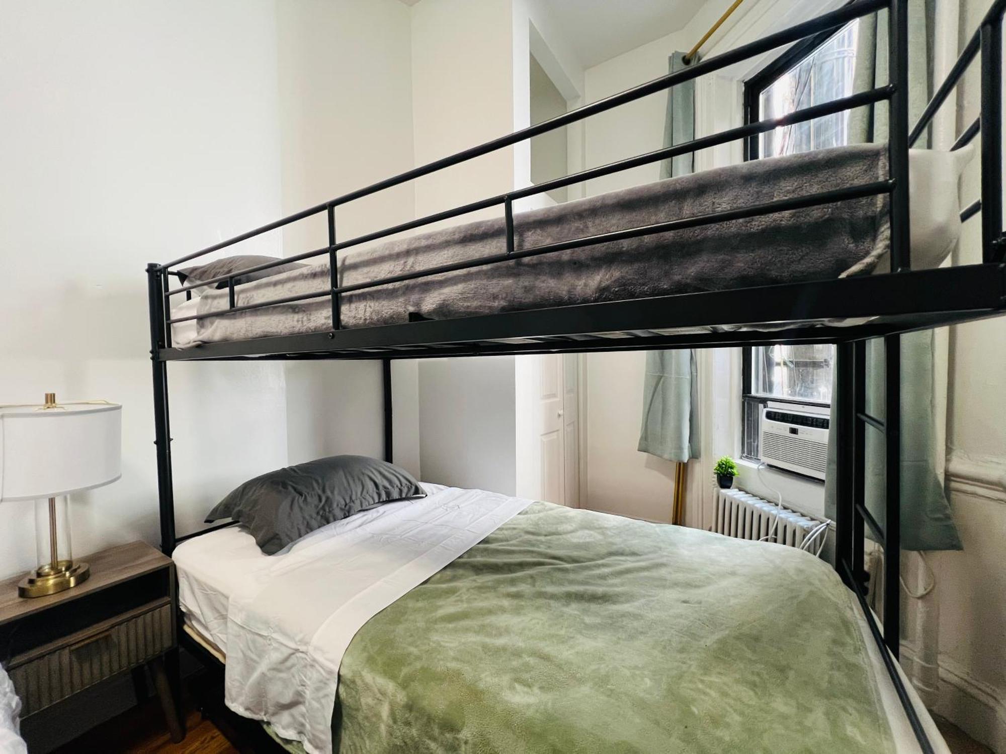 Apartment 2bd-2ba Theater District