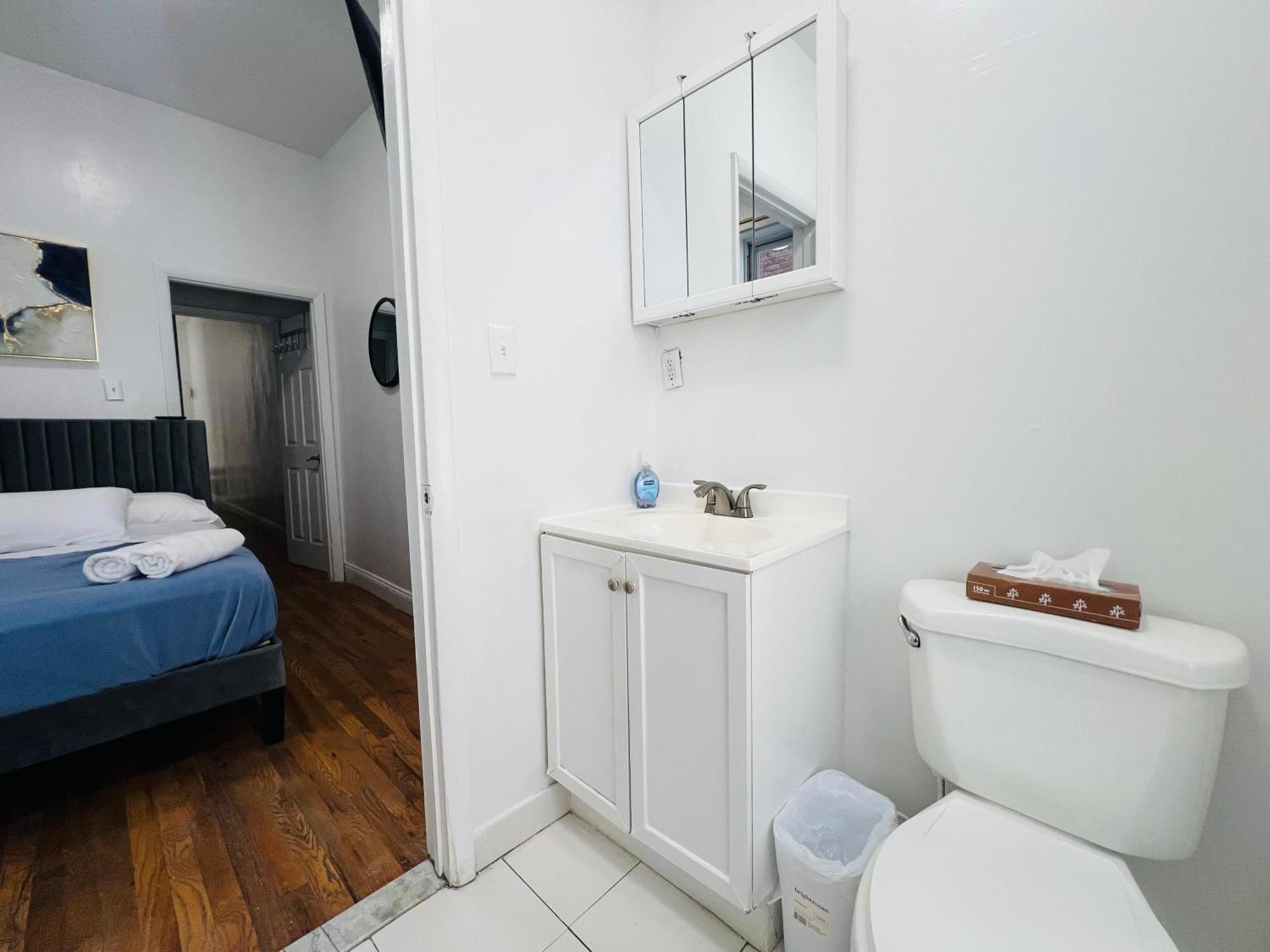 2bd-2ba Theater District Apartment *