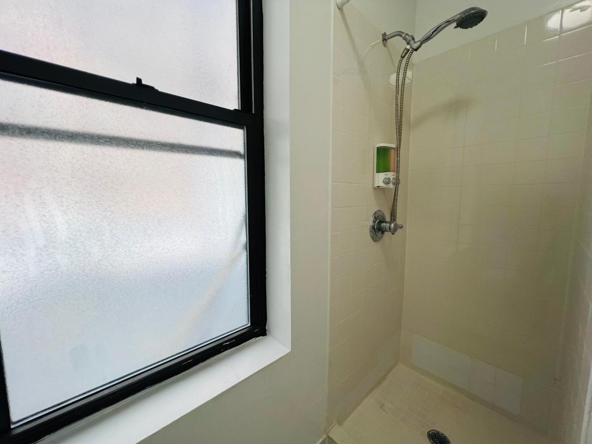 Apartment 2bd-2ba Theater District *