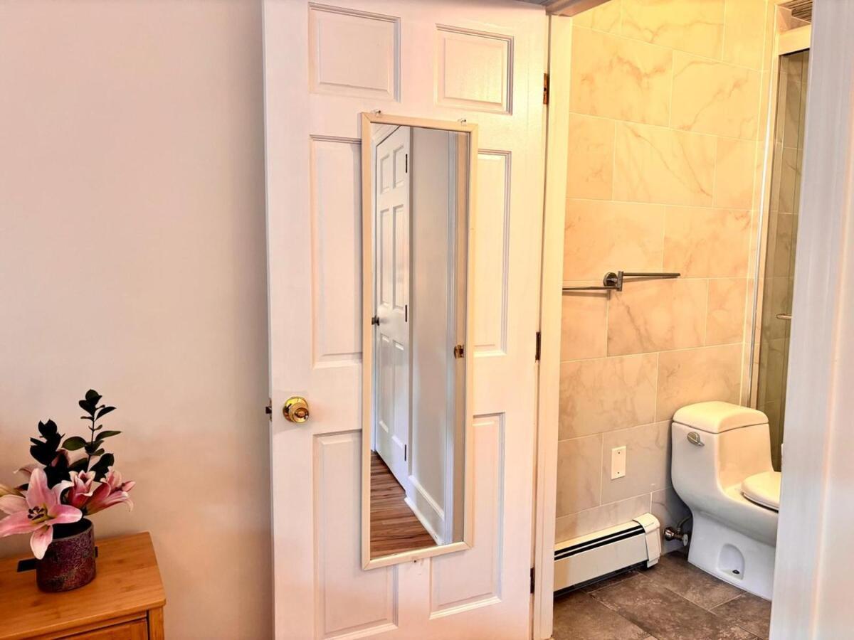 Private Spacious With 2 Bedrooms 2 Bathroomss And A Deck Appartement *