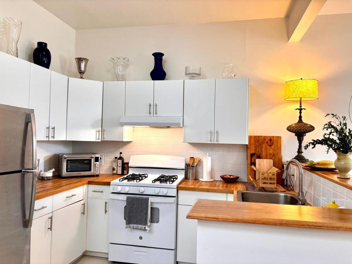 Private Spacious With 2 Bedrooms 2 Bathroomss And A Deck