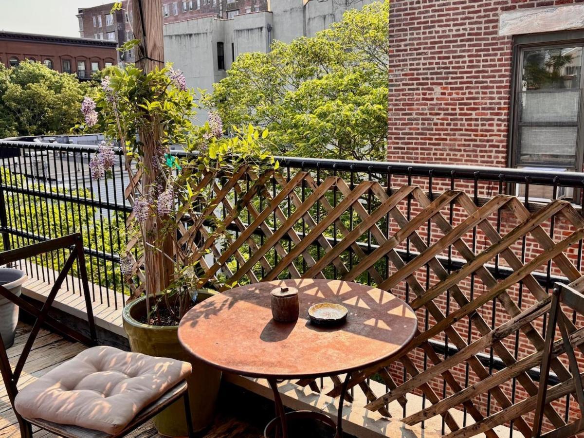 Private Spacious With 2 Bedrooms 2 Bathroomss And A Deck Appartement New York