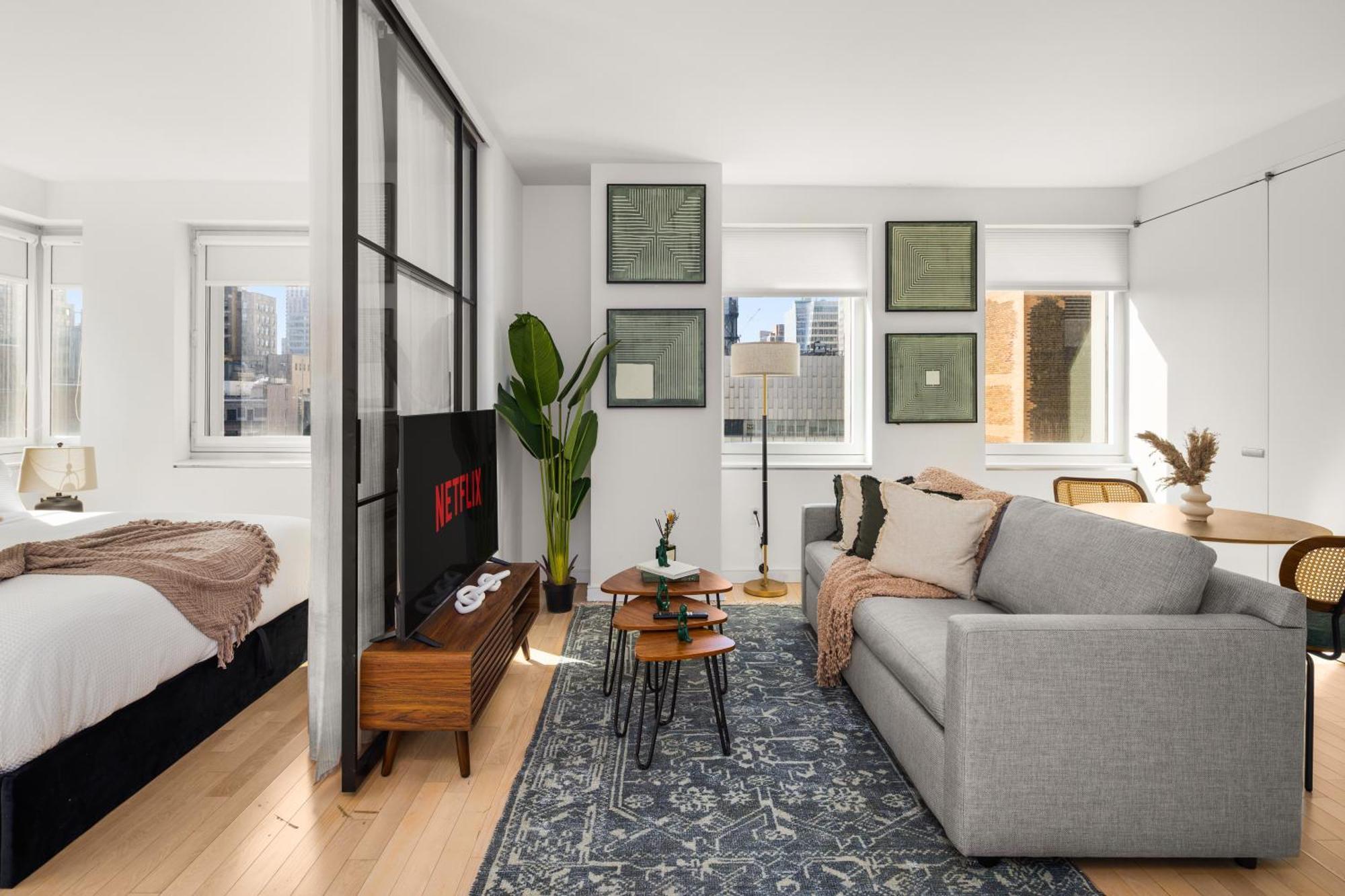 Times Square King Bed Steps To Broadway Apartment New York