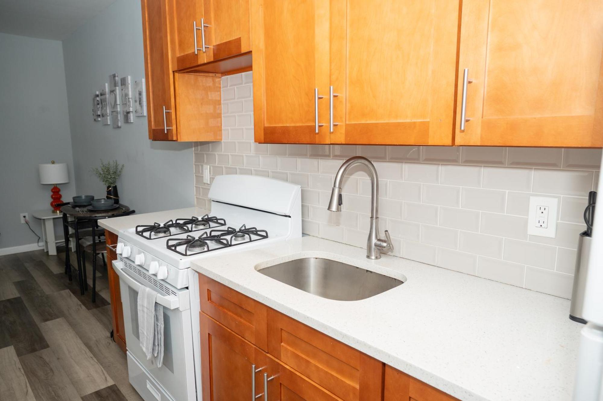 Ruby At Brighton 2-min Walk To Ocean & Subway Chic New York