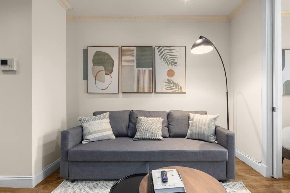 Appartement Stylish East Side Escape Steps From Fun