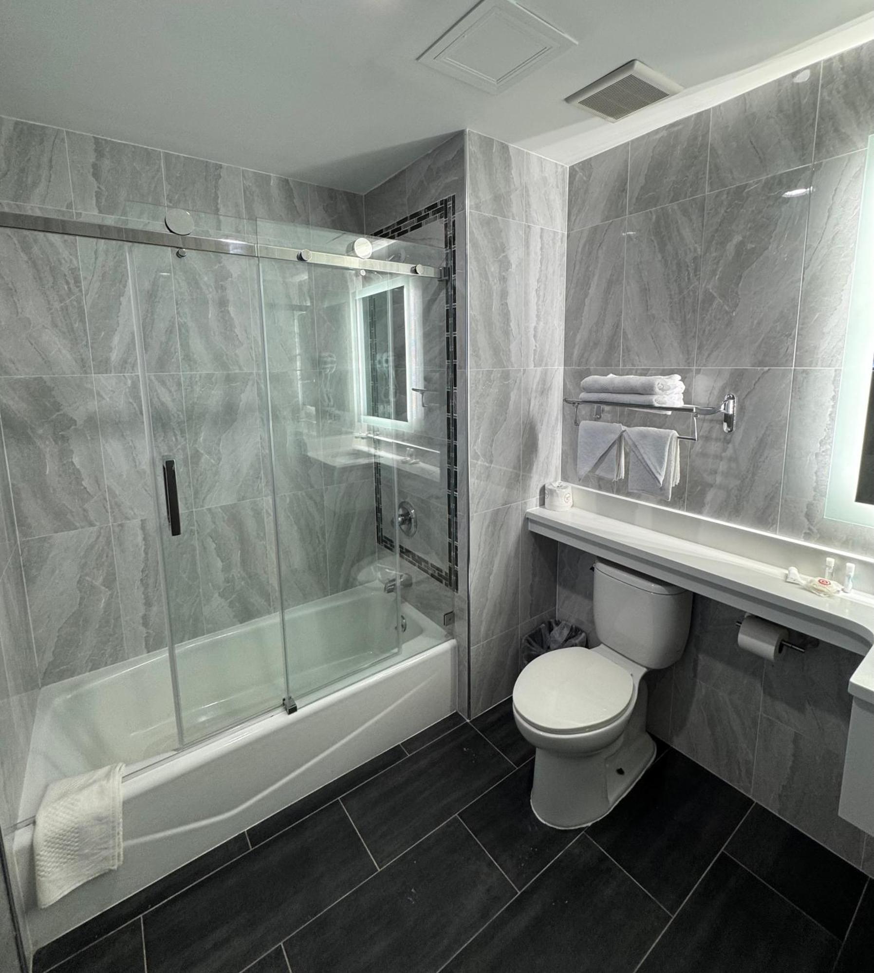 Capital Long Island 4*