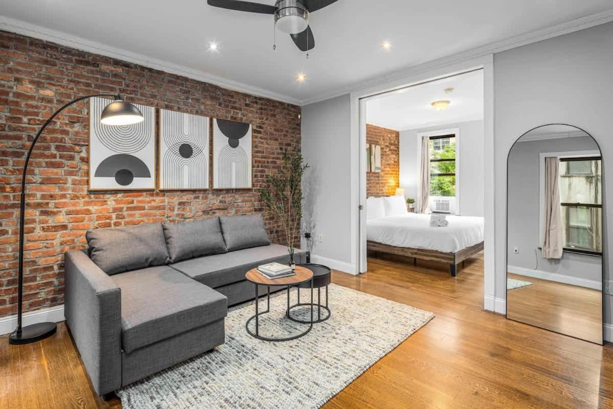 Modern Manhattan Retreat Near Park Apartment