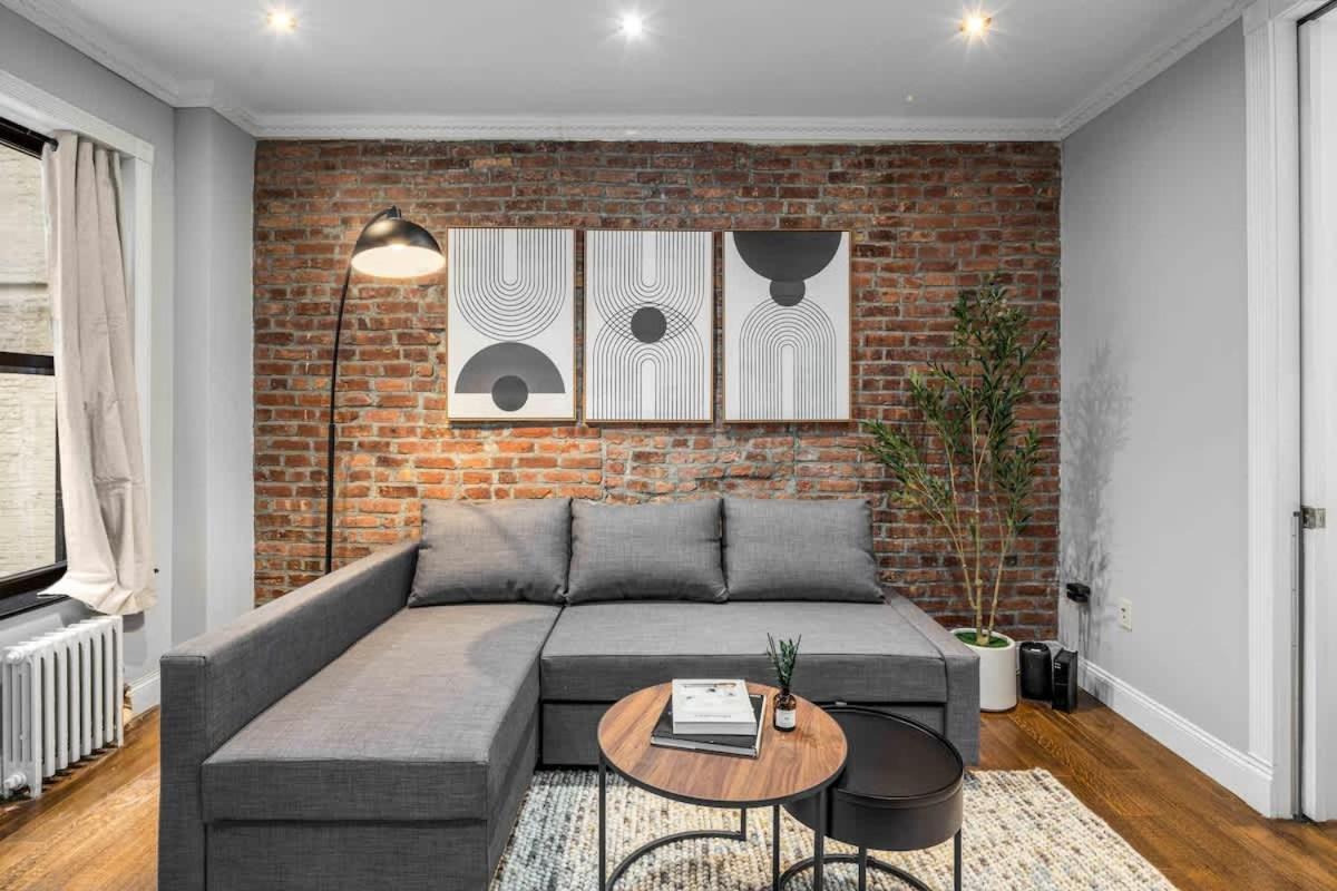 Modern Manhattan Retreat Near Park *