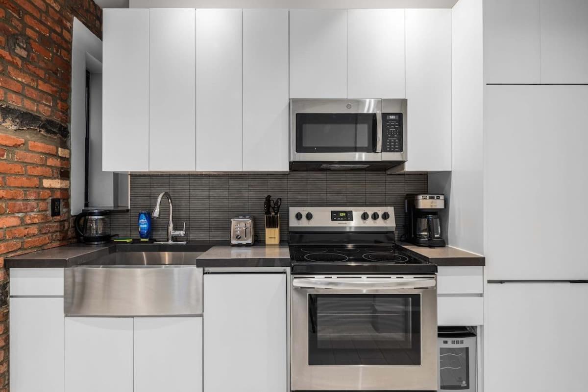 Bold Nyc In Fashionable Nolita Apartment New York