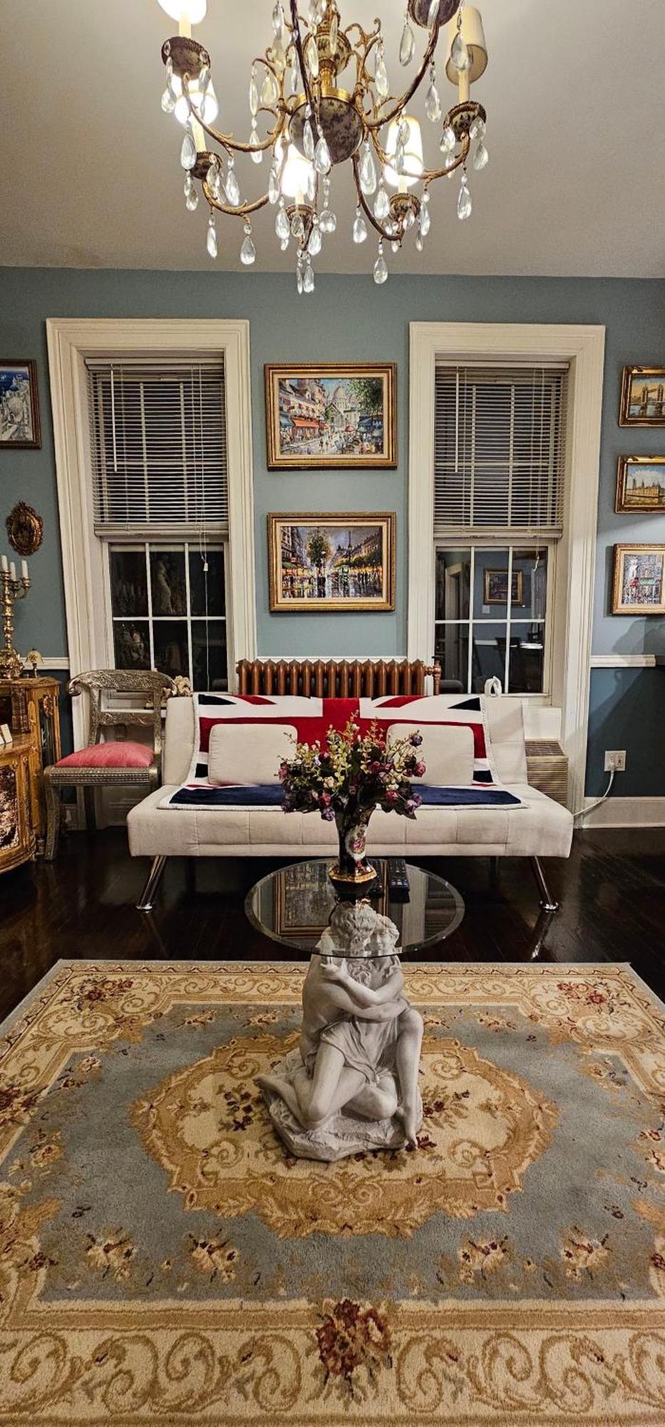 Luxurious At Colonial Townhouse * New York
