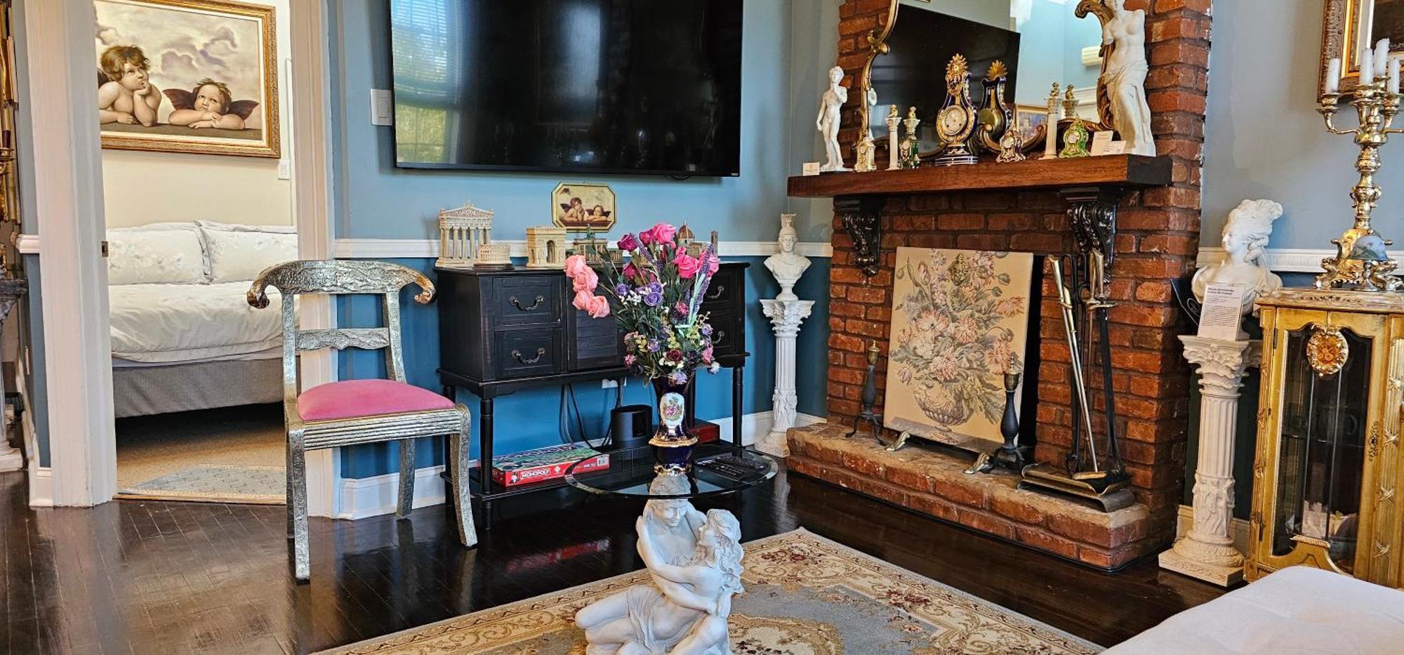 Luxurious At Colonial Townhouse *