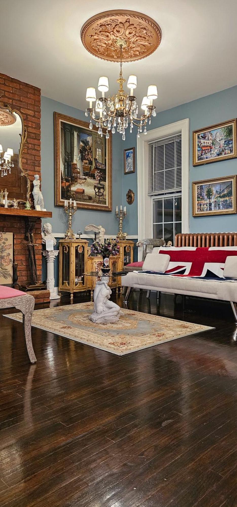 Luxurious At Colonial Townhouse * New York