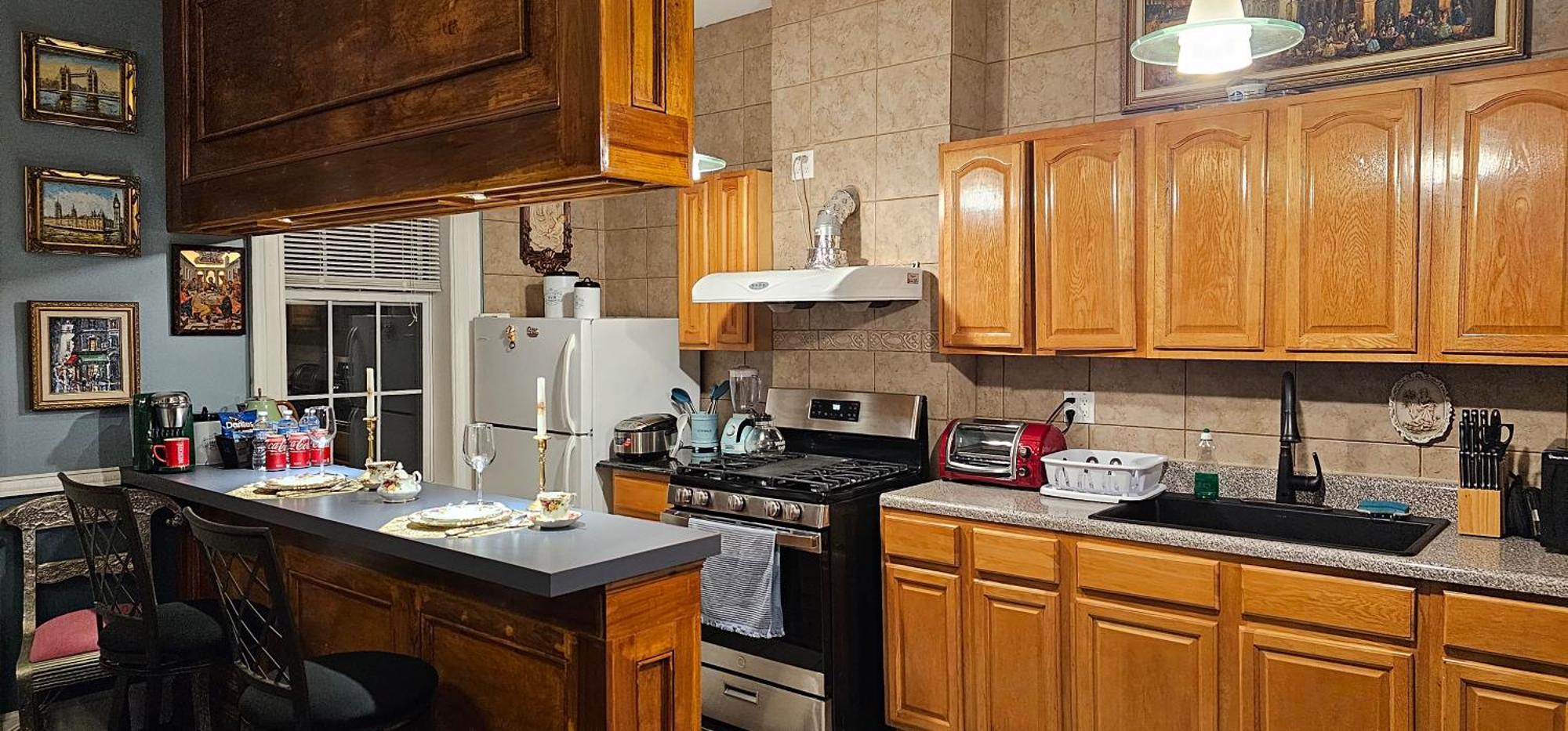 Luxurious At Colonial Townhouse