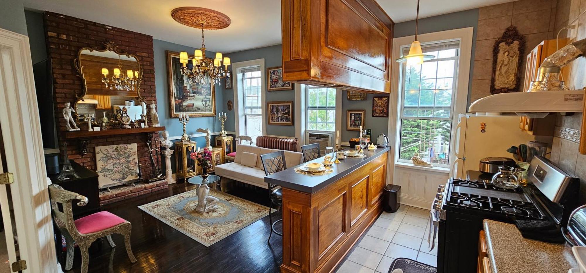 Luxurious At Colonial Townhouse * New York