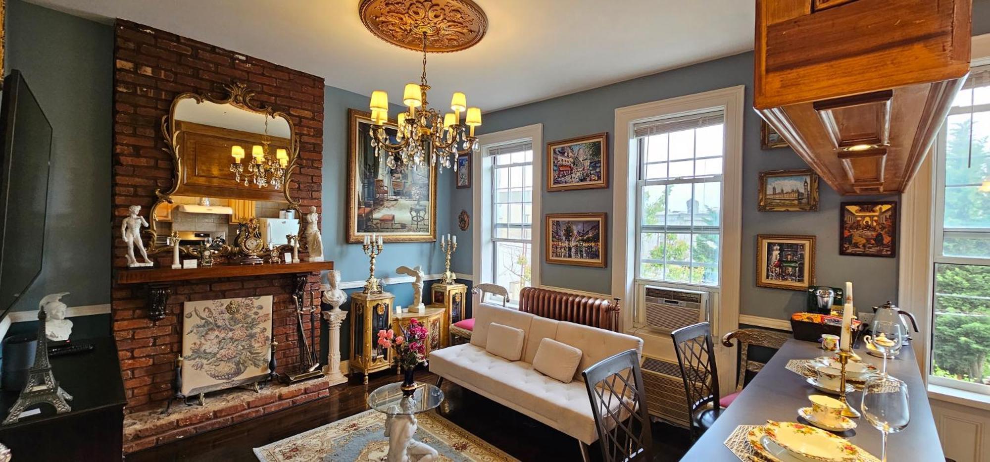 Apartment Luxurious At Colonial Townhouse