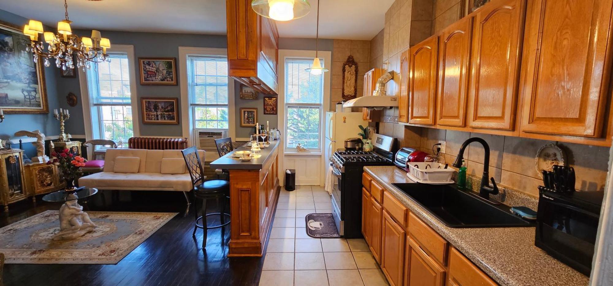 Luxurious At Colonial Townhouse *