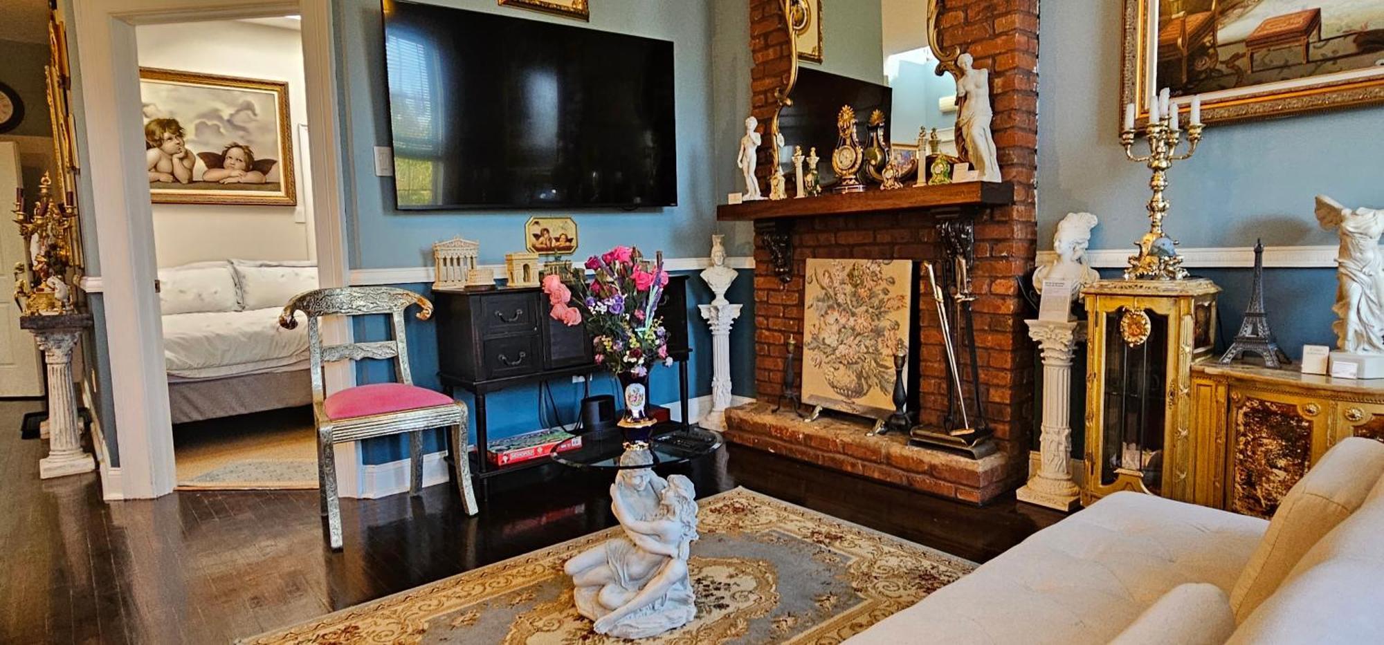 Luxurious At Colonial Townhouse *