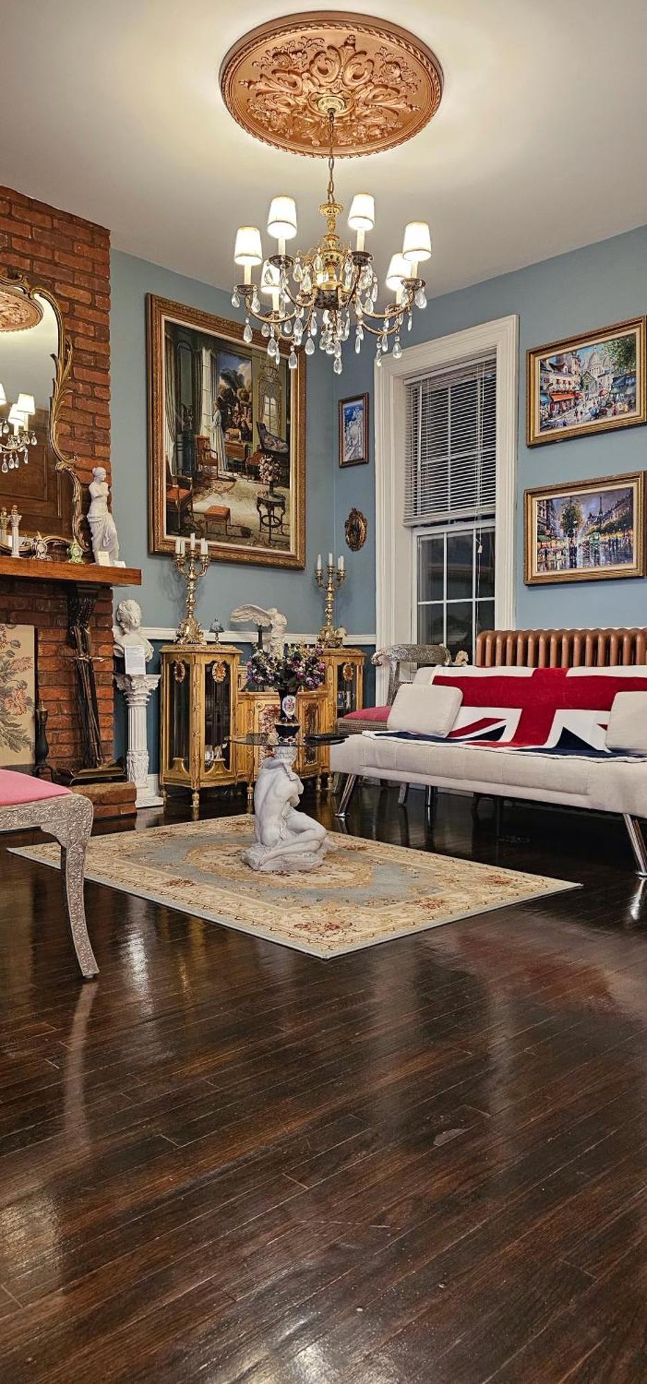 Apartment Luxurious At Colonial Townhouse