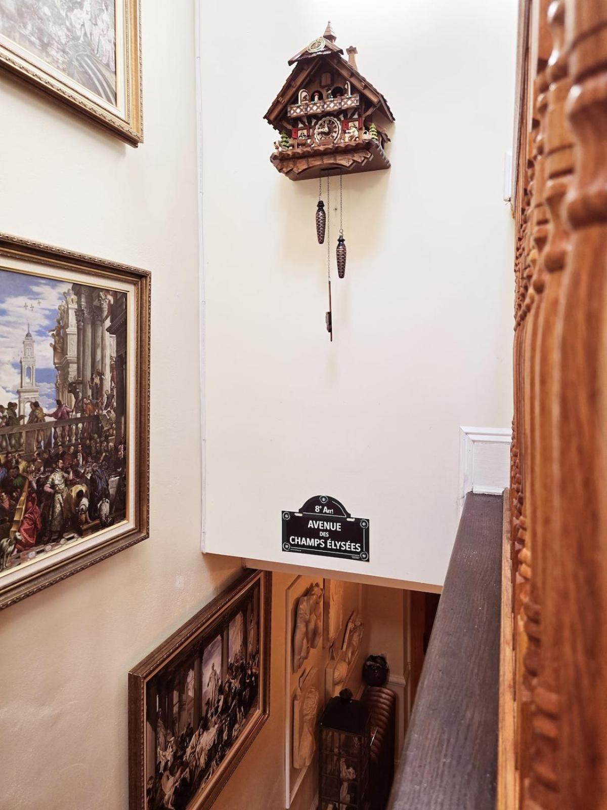 Luxurious At Colonial Townhouse Apartment *