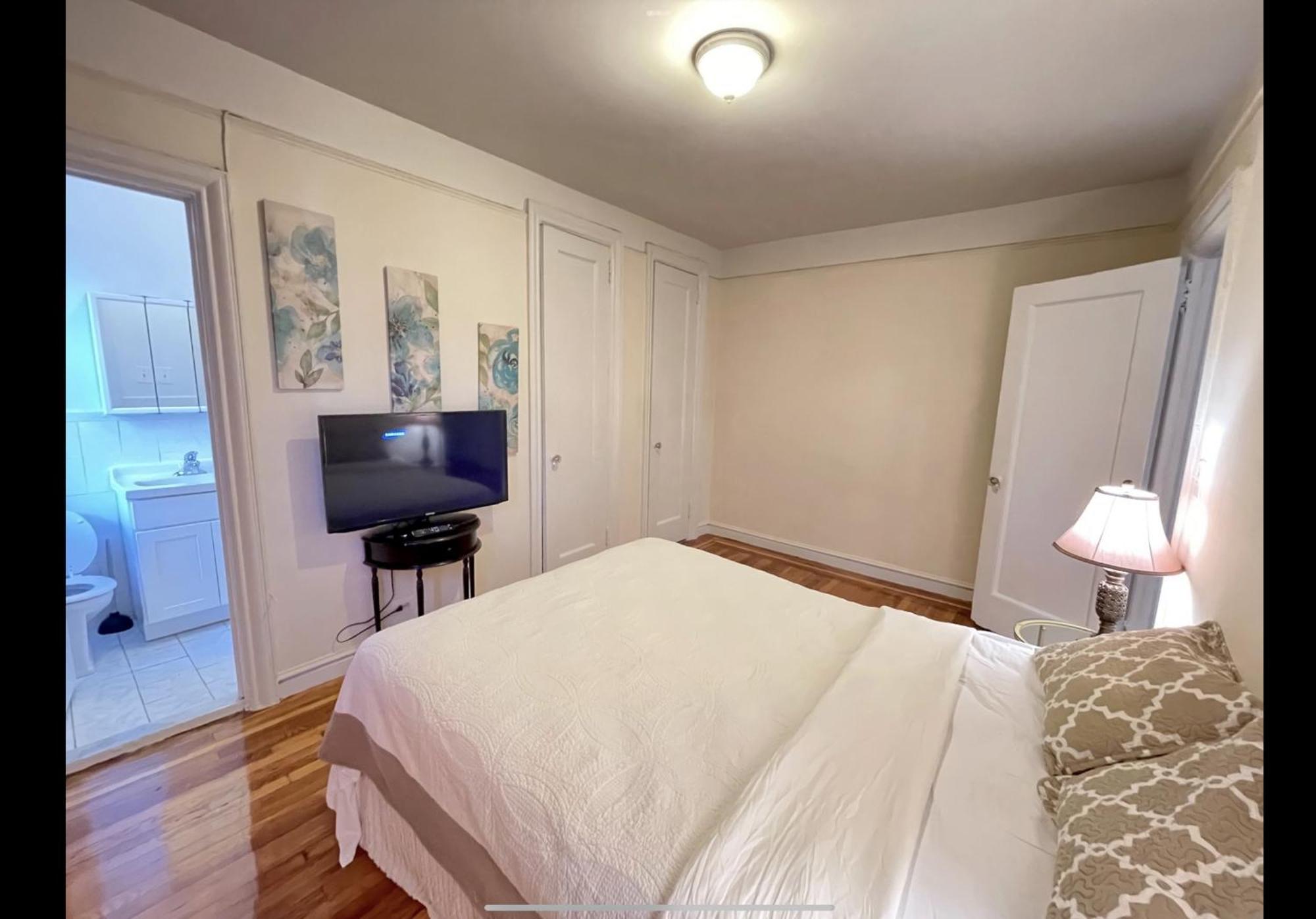 One Bedroom By Month Next To Bronx Zoo Apartment *