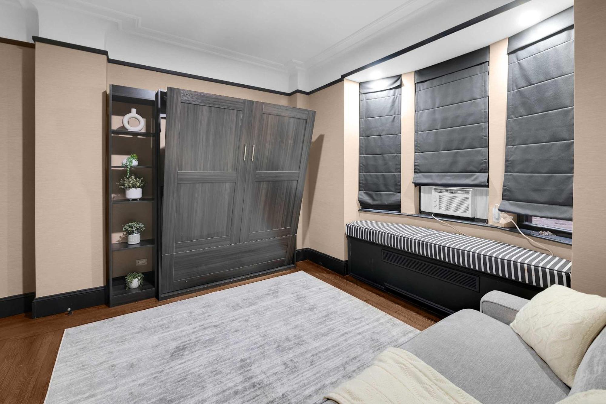 Stylish 2br In The Heart Of The With Gym *