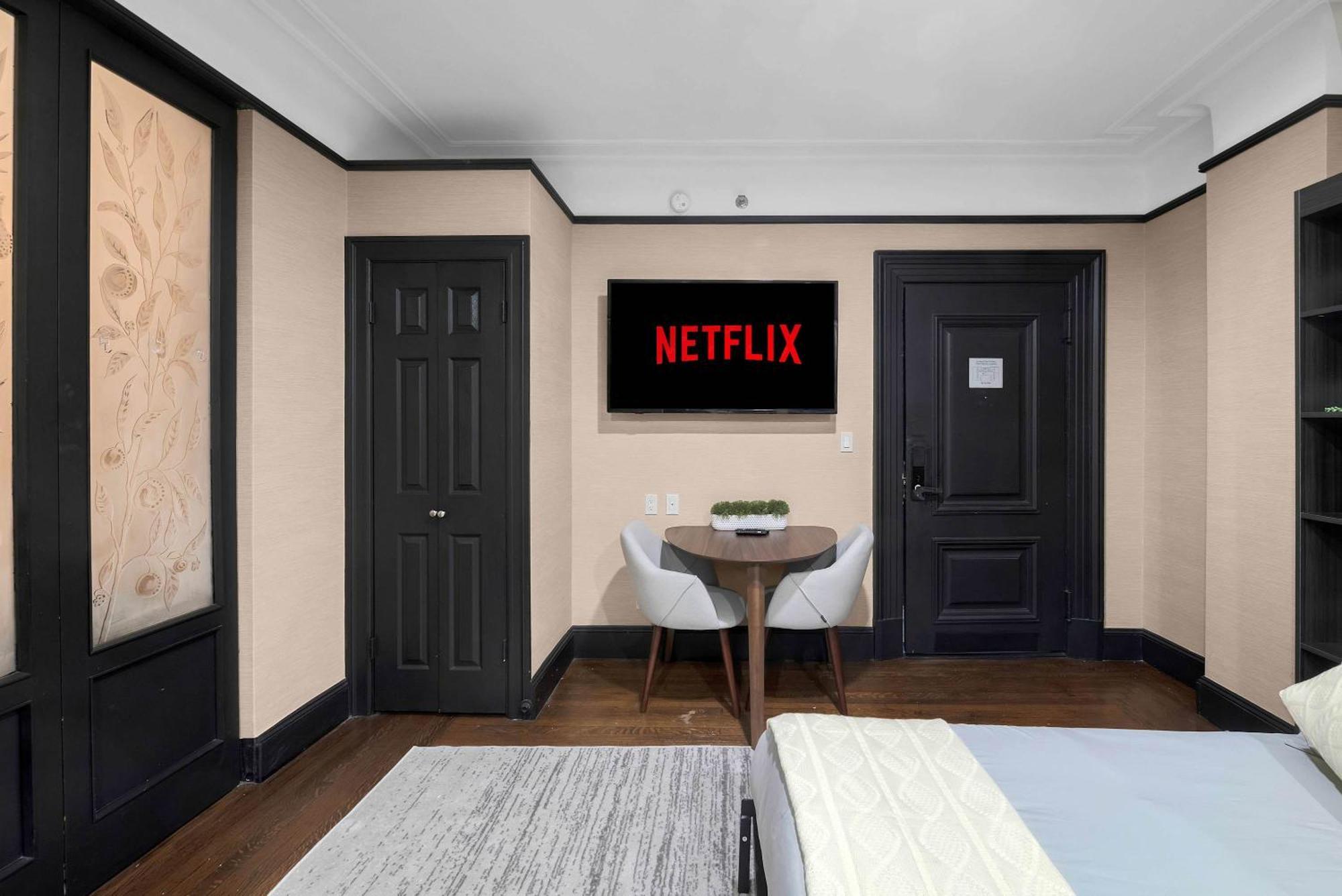Apartment Stylish 2br In The Heart Of The With Gym