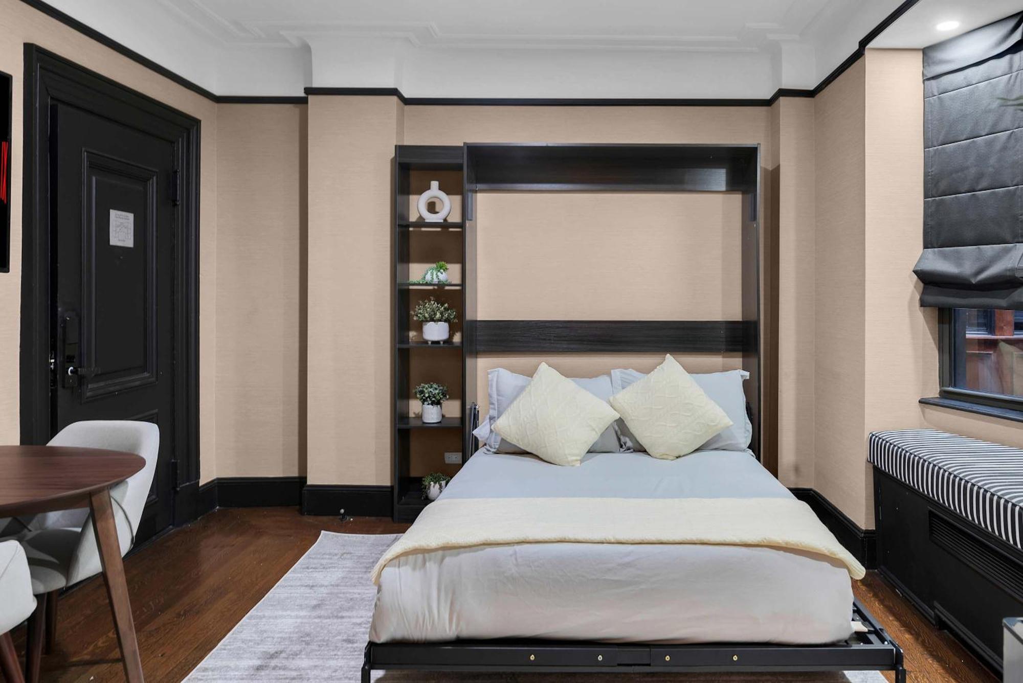 Stylish 2br In The Heart Of The With Gym * New York