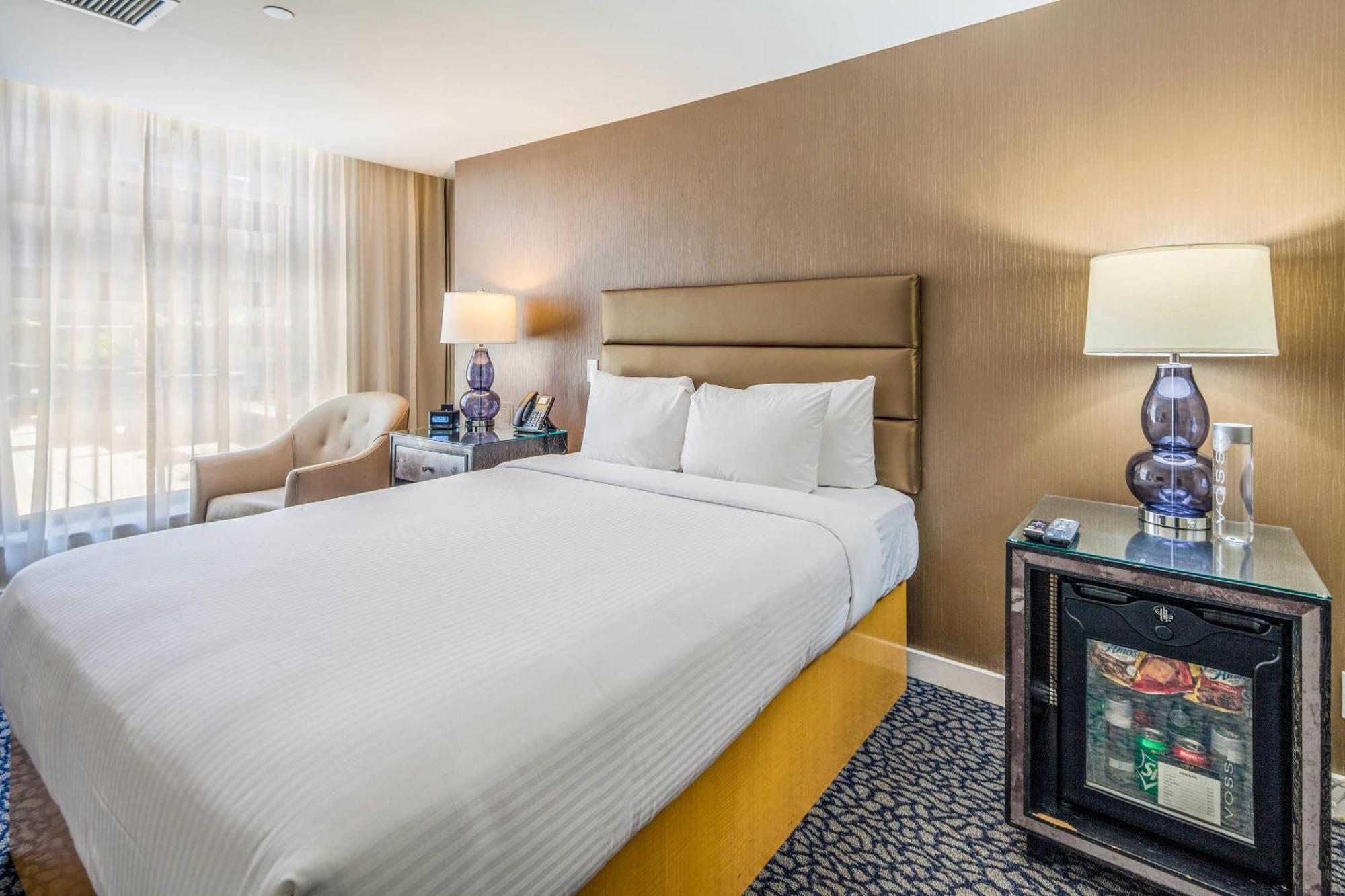 The Historic Blue Angel Lexington Ave, An Ascend Collection 4*
