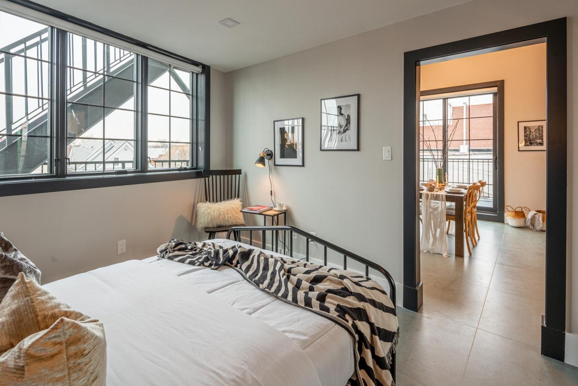 Brooklyn Bay Lofts - Modern Chic With Rooftop Terrace *
