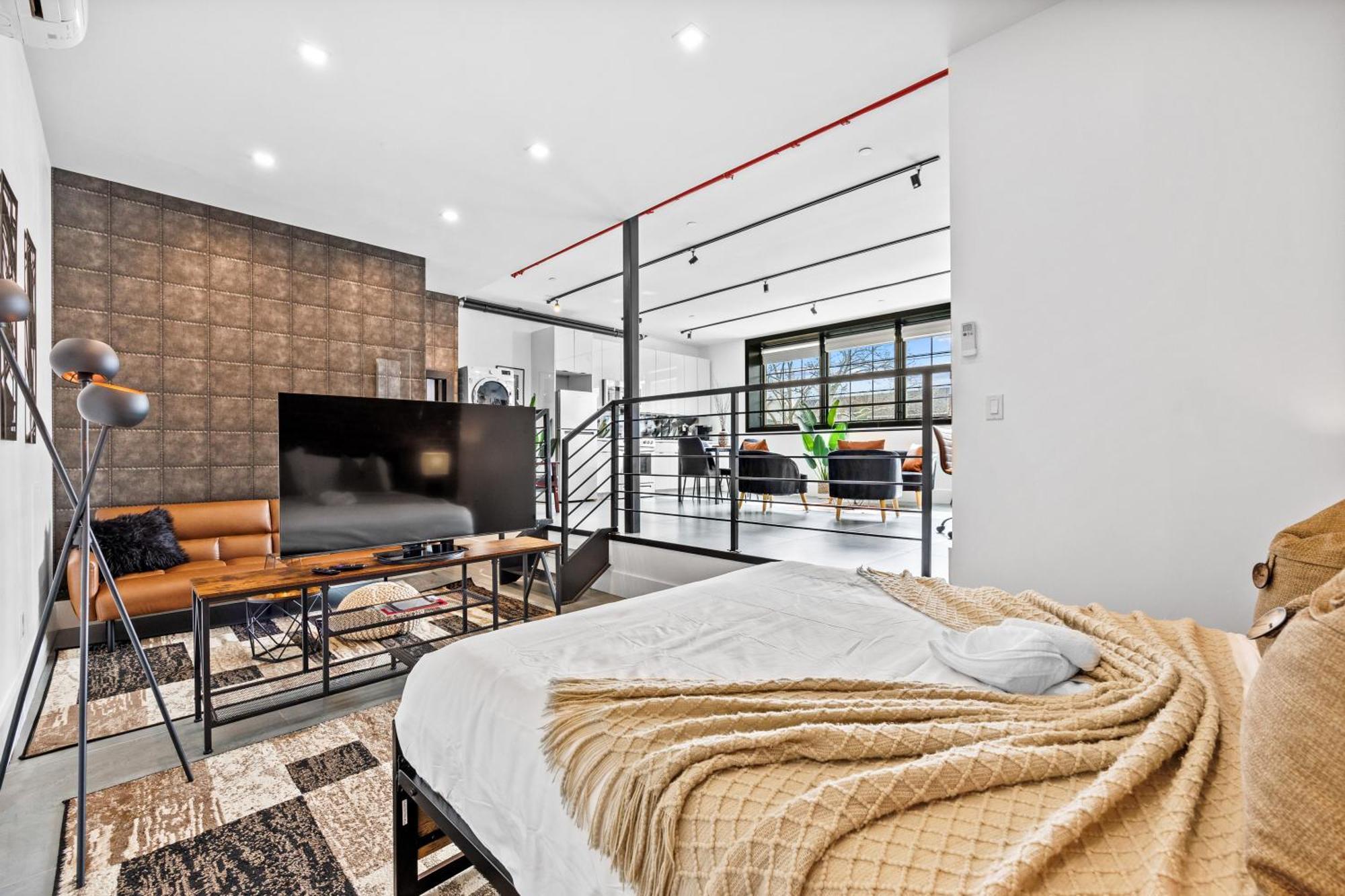 Brooklyn Bay Lofts - Modern Chic With Rooftop Terrace