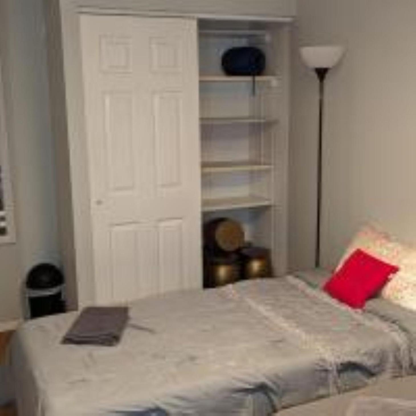 Homestay Large Triple In Williamsburg New York