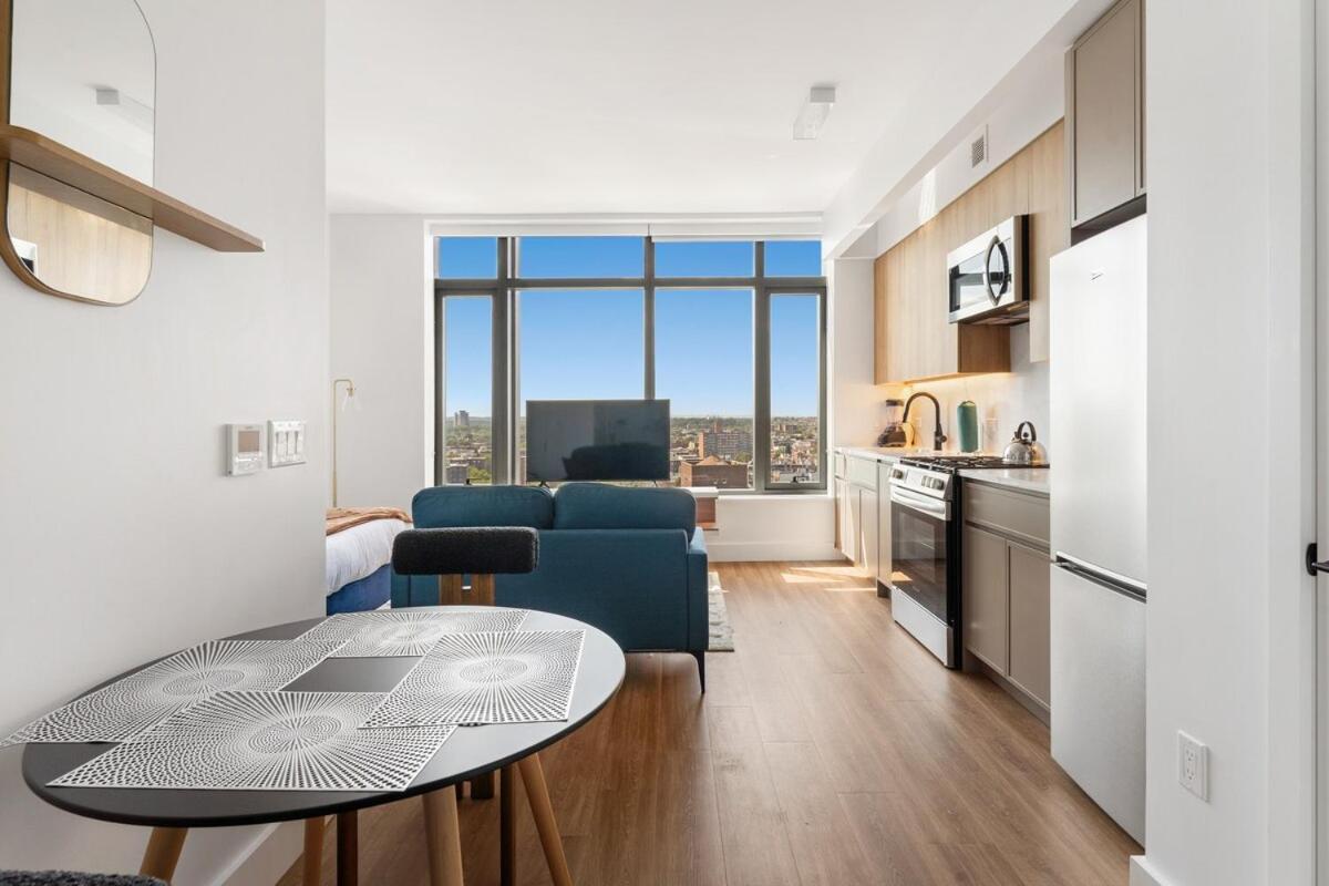 Apartment Luxury Living, Designer & Premium Touches