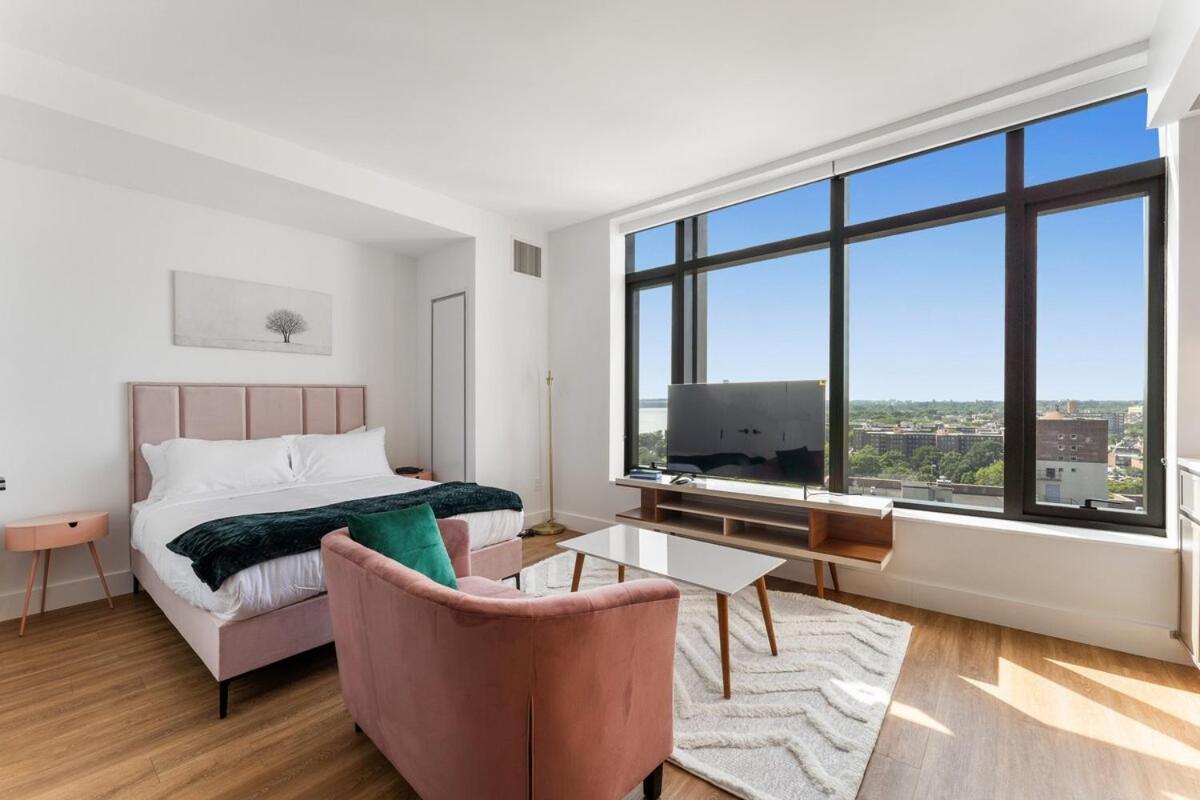 Modern Oasis With High End Amenities New York