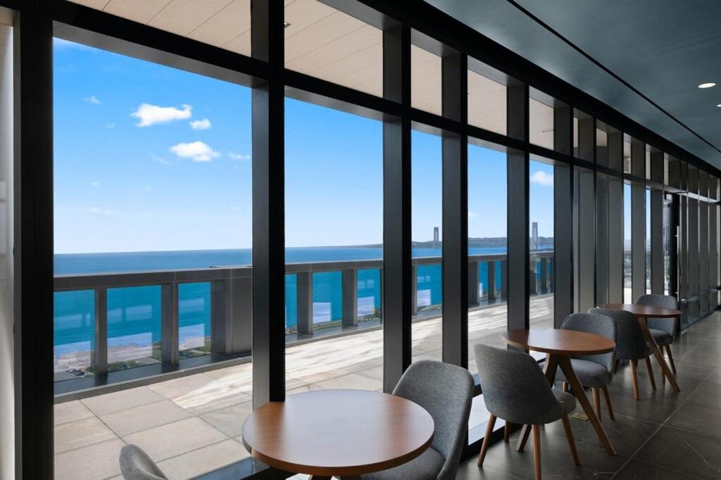 Modern Oasis With High End Amenities *