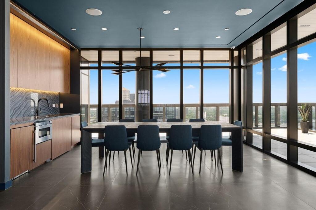 Apartment Modern Oasis With High End Amenities New York