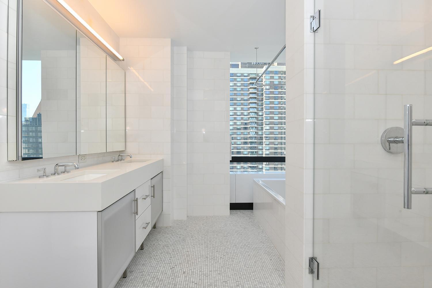 Opulent 2br Duplex - Iconic Midtown Views Apartment *