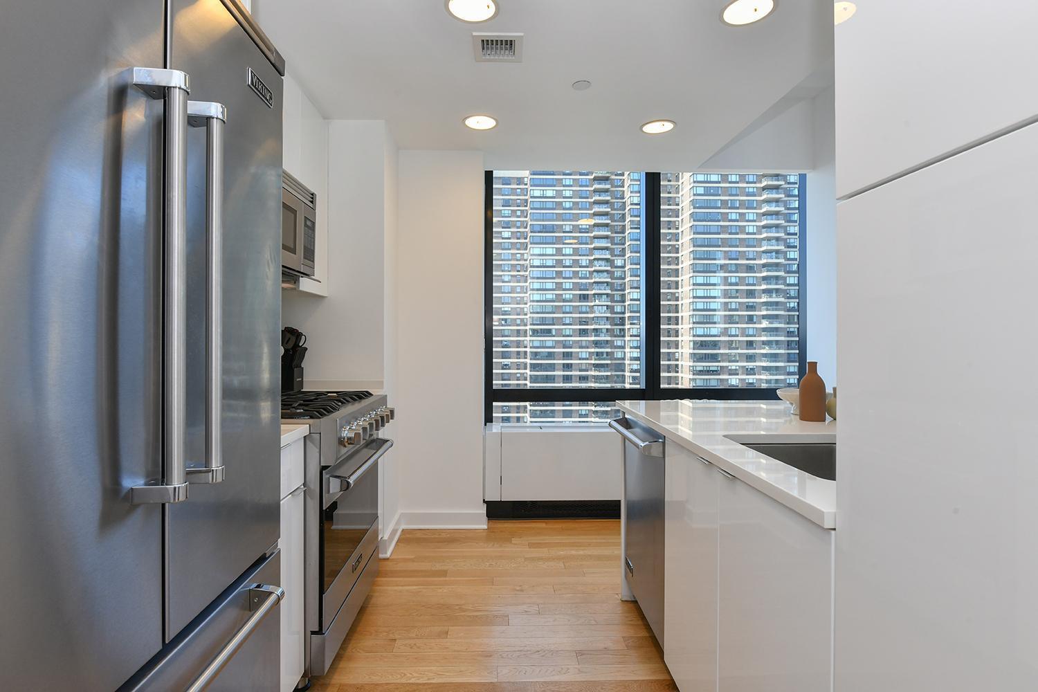 Opulent 2br Duplex - Iconic Midtown Views Apartment New York