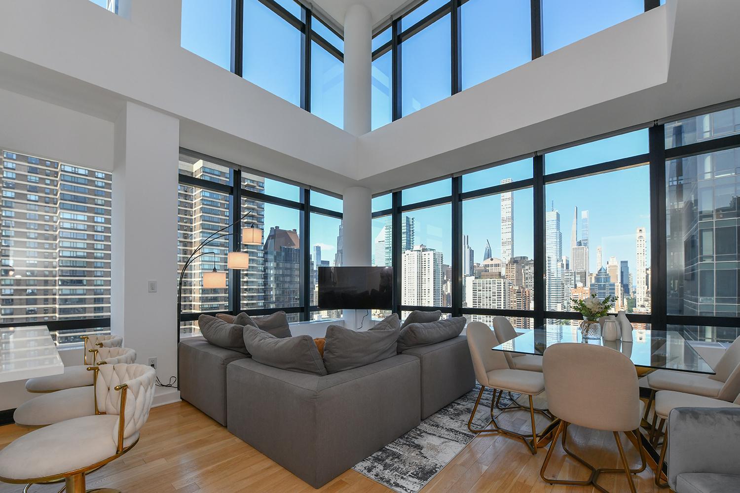 Opulent 2br Duplex - Iconic Midtown Views New York