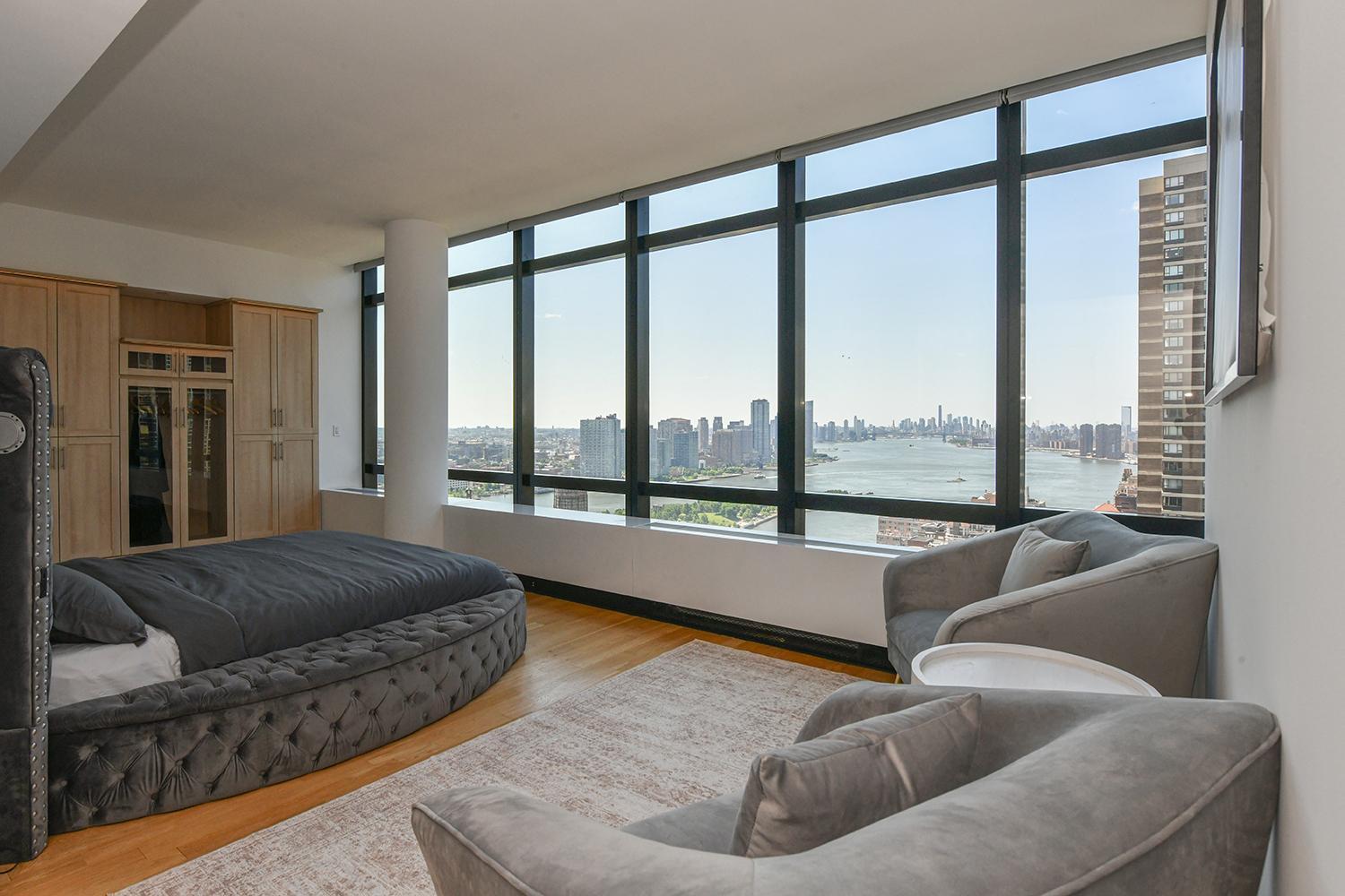 Opulent 2br Duplex - Iconic Midtown Views Apartment *