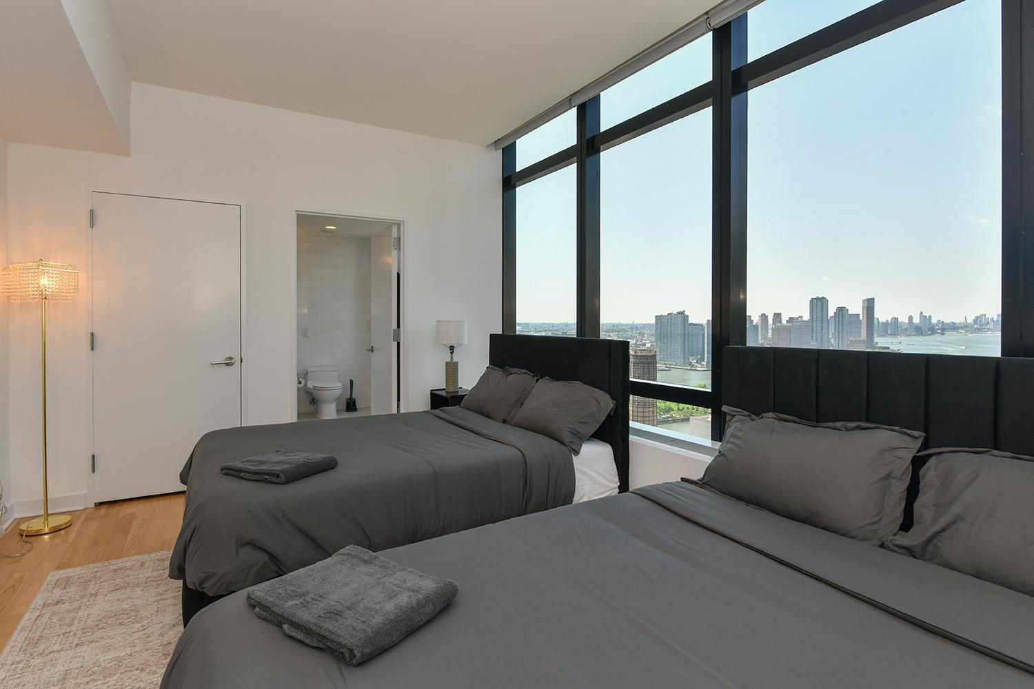Opulent 2br Duplex - Iconic Midtown Views *