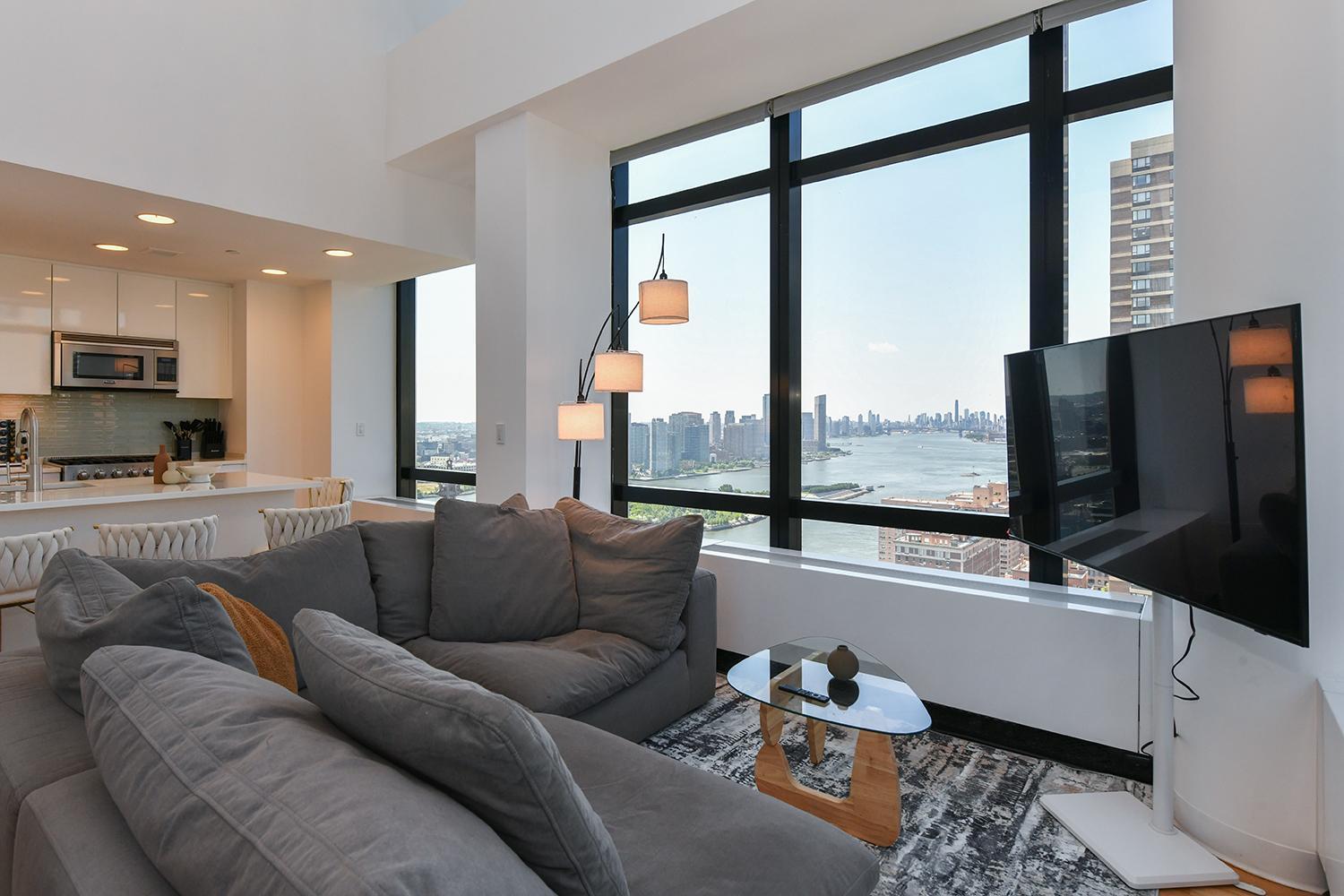 Opulent 2br Duplex - Iconic Midtown Views New York