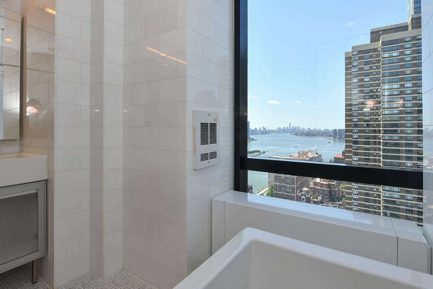 Opulent 2br Duplex - Iconic Midtown Views Apartment