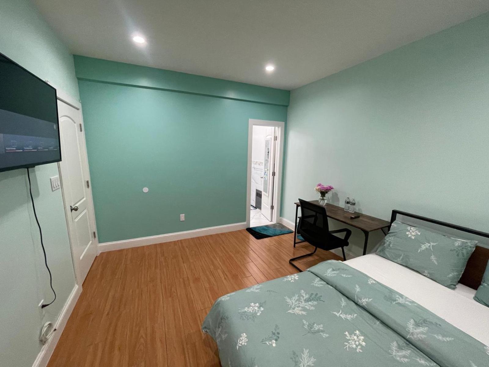 Luxury With Attached-bath Near Jfk Ny *